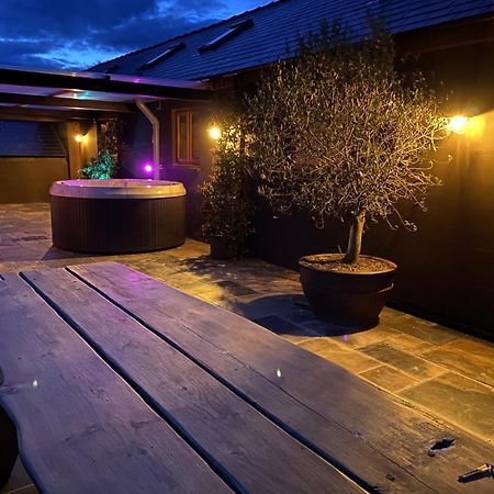 Lavender - Luxurious Barn Conversion - Blossom Farm 존스톤 외부 사진