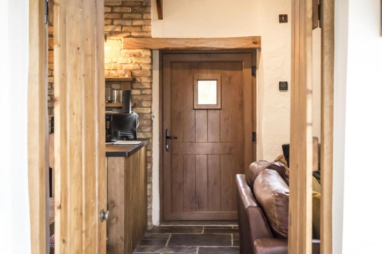 Lavender - Luxurious Barn Conversion - Blossom Farm 존스톤 외부 사진