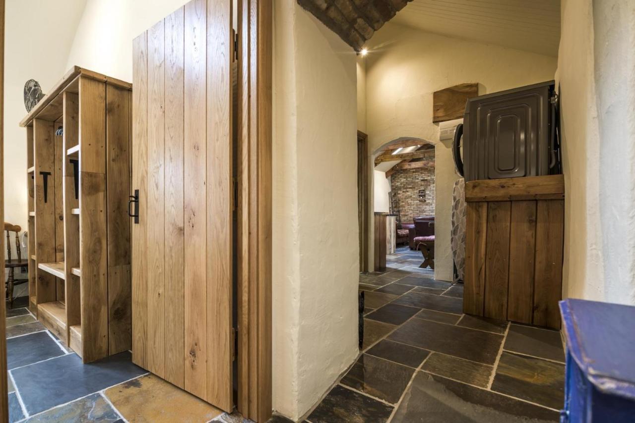 Lavender - Luxurious Barn Conversion - Blossom Farm 존스톤 외부 사진