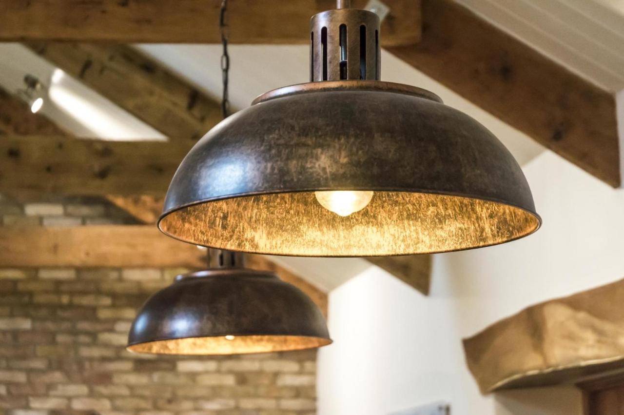 Lavender - Luxurious Barn Conversion - Blossom Farm 존스톤 외부 사진