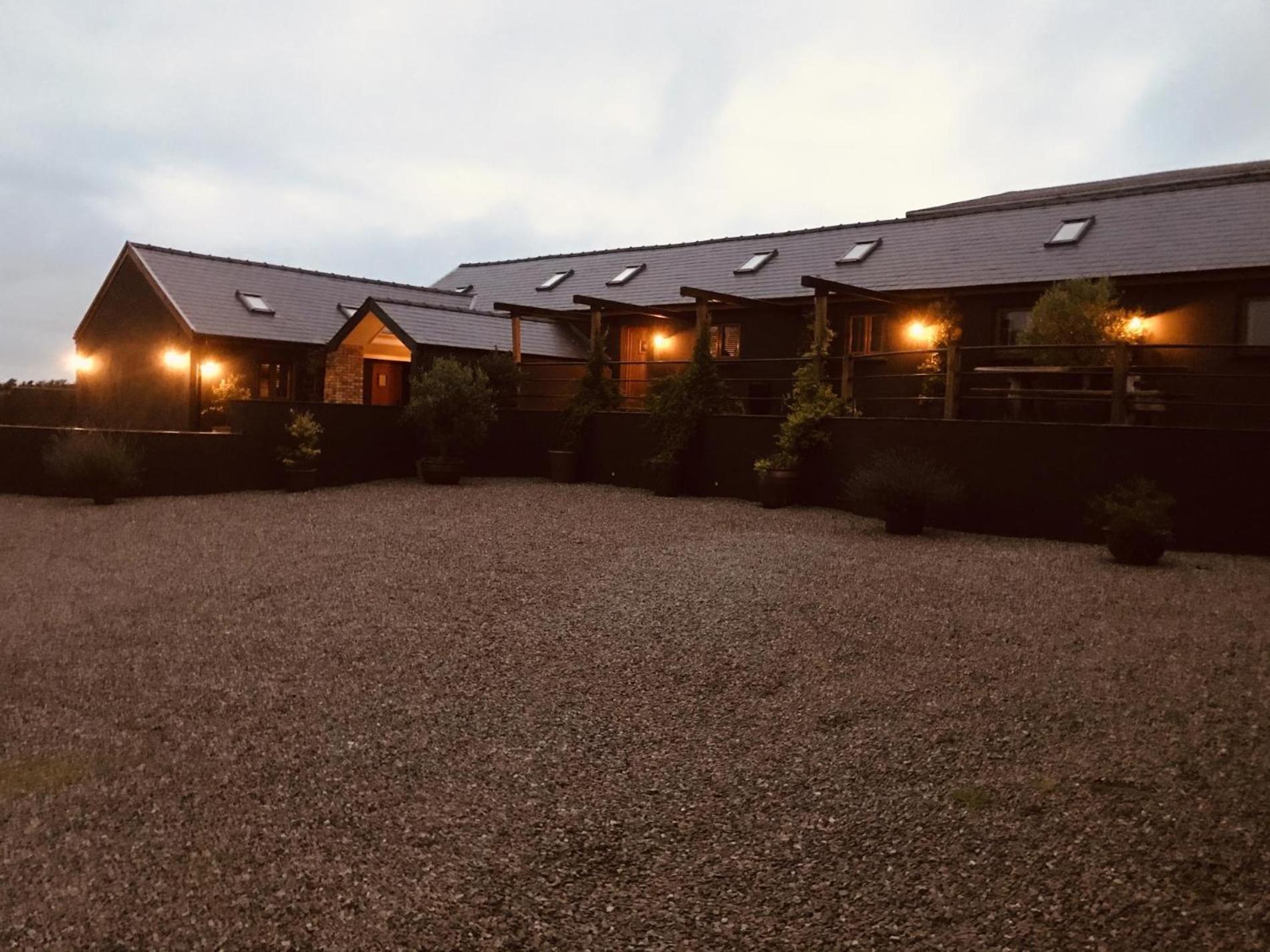 Lavender - Luxurious Barn Conversion - Blossom Farm 존스톤 외부 사진